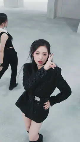 they all are so pretty in the video its insane #ahyeon #babymonster #fancam #xqlna 