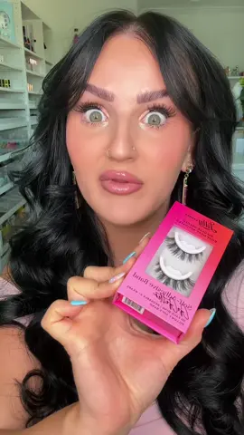 ITS A NO FROM ME SORRY 😭😭😭 #makeup #beauty #lashes #falsies #falselashes 