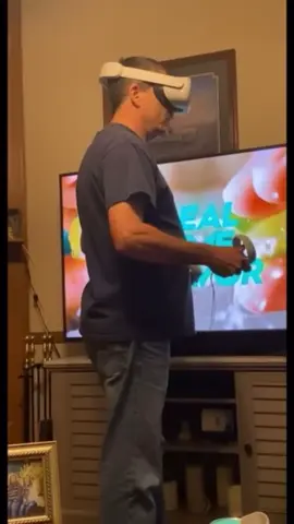 #vr #fail #funny #oculusquest2 #foryou #fyp #foryoupage  #virtualreality 