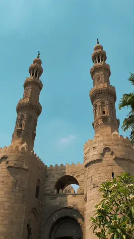 بس تخيل انك فقوق اعلي نقطة في قاهرة المعز.. باب زويلة📍♥️#مصر #القاهرة #جولة #egypt #cairo #Vlog #تاريخ #حضارة #اثار #fyp #المعز #زويله 