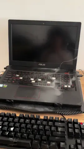 La maleducada 😍😍😍#pobre #laptop #pc #fyp #fortnite