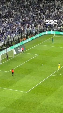 احتفالية جنونية في الملعب 🔵🏟️ بعد تصدي لبونو ركلة الجزاء الحاسمة🧤