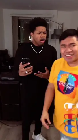 He stole my voice using Magic 😰 #magic #singing 