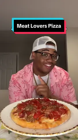 Low Calorie Meat Lovers Pizza Macros For The WHOLE Pizza: 830 Calories | 101.2g Carbs | 12.5g Fat | 79.5g Protein Ingredients: 110g Self Rising Flour 100g 2% Greek Yogurt 7g Nutritional Yeast 113g Tomato Sauce 84g Fat Free Mozzarella  2oz 96/4 Beef 2 Slices Center Cut Bacon 1 Serving Turkey Pepperoni Instructions: Kneed Together Flour, Yogurt, & Yeast. Bake at 350 For 5-10 Min To Crisp. Add Sauce, Cheese & Toppings. Bake At 425 For 15 Minutes. Serve & Enjoy! #pizza #pizzalover #pepperoni #pepperonipizza #meatlovers #lowcalorie #lowcalorierecipe #lowcaloriemeals #highproteinmeals #highprotein #highproteinrecipes #healthyrecipes #EasyRecipe #creatorsearchinsights 