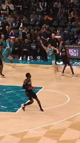 Key details for Leaners 👀👇 For the leaner, when you enter the paint, take an extra step to bump or nudge the defender and then lean back into a jumper close to the rim or in the midrange. #HoopStudy #basketballtraining #hoops #PointGod #Floater #NBA