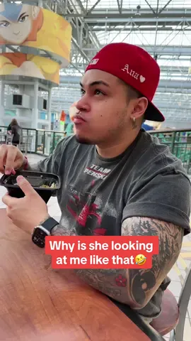 Why is she looking at me like that🤣IG:Jr_Villegas1 #fknjunior #foryou #fypシ゚viral #parati 