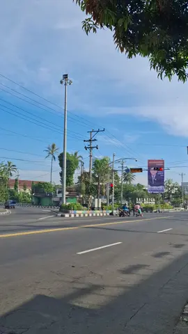 #fyp #fypシ゚viral #overlay #liriklagu #lirikvideo #jawapride #overlaylyrics #masukberanda #berandafyp #jawastory #storytime #mentahanvideo #mentahanlirik #salatiga #salatigahatiberiman 