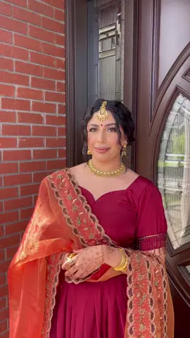Manveer✨ • • • #vancouver #makeupartist #vancouvermua #yvrmua #surreymakeupartist #indianwedding #bcmakeupartist #outfitinspo #punjabioutfits #weddinginspiration #hairstyle #indianmakeup #engagementinspiration #yvr  #surrey #sangeetinspo