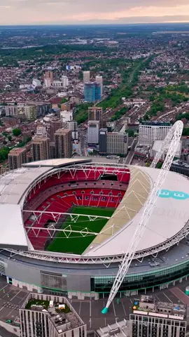Tonight is the night @Champions League final @Borussia Dortmund vs @Real Madrid C.F. in the Wembley Stadium in London, England. It is the biggest stadium in England with a capacity of 90.000 seats ⚽️🏆🏟️ #wembley#london#england#wembleystadium#bvb#bvb09#borussiadortmund#realmadrid#realmadridcf#championsleague#championsleaguefinal#europe#travel#worldwalkerz