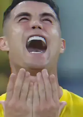 بكاء رونالدو علي الفرص الضائعة امس مع النصر امام الهلال #cr7 #crstianoronaldo #رونالدو❤️🇵🇹 #رونالدو🇵🇹 #fpyツ #fyp #fyp 