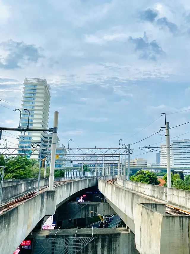 lebih seru hunting di mrt sih #streetphotography #photography #jakartacity #fyp #lightroom #fypシ゚viral 