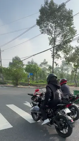 Ae toii thân lắm và cách chào nhau :)))#xuhuong #gsxr150 