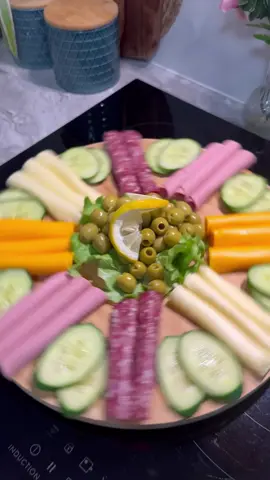 Charcuterie board idée  #foodtiktok #Recipe #foryou #fyp #funny #art #charcuterie #food 
