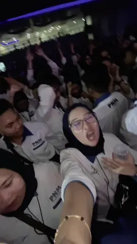 party PNM💃🏼💙#CapCut#jj#pnmmekaarjember#pnmmekaarhits#pejuangrupiah#foryuopage#fyp 