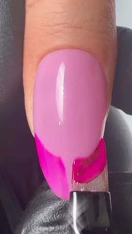 Have you ever tried a french nail art brush? If you struggle with french tips this one is for you. This brush allows you to place your french on with ease. You do need to finish off the nail using a liner but i find this way of applying french tips speeds you up. If the thought of doing french tips scares you remeber that we all start somewhere and even after years of practicing those smile lines are not smiling 😂 Take your time and try a variety of methods.  #frenchnails #frenchtips #howtofrenchnails #nailart #nailartbrush #glitternails #alternativefrenchmanicure #manicure #frenchmanicure #diynailsathome #nailtech 