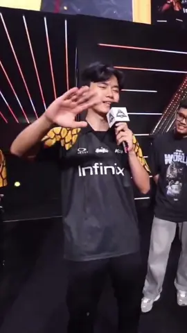 “RSG MY, tak perlu bantai kami. Hubungi sahaja RSG PH. “Oh, lupa. RSG PH tidak layak ke MSC.” Udil balas taunting RSG selepas Homebois menang 3-2 pada peringkat Final Lower Bracket tadi. #M6LAYSIA #B6NGKIT #IniGayaKita #MPLMYS13 #MLBBEsports #NewEra #MLBBMPL #KongsiBersama #KongsiJer #KakiGaming 