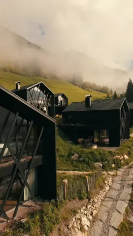 📍 Amus Chalet‘s Südtirol the right place to relax. #viral #foryou #aesthetic #pinterest #sunset #fy #fyp #vacation #chalets #dolomites 