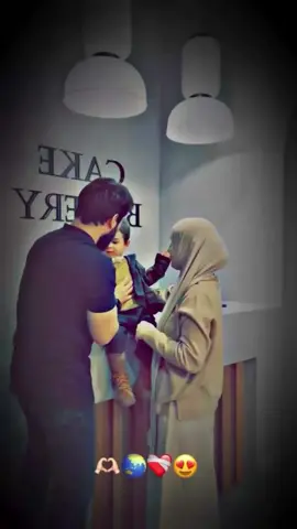 cute couple with baby  #foryoupage❤️❤️ #fypシ゚viral #viralvideo #like #follow #shera #coments #foryoupage❤️❤️ 