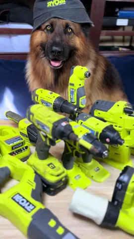 Living aboard full-time isn't easy, but with the fantastic support from @ryobitoolsusa tackling renovations on our home becomes easy! Have you heard about Ryobi Days BOGO? Purchase a battery kit and receive a select tool for FREE! We choose this fan, perfect for the upcoming hot summer days. You can power it with the batteries or use an extension cord. The battery kit comprises a 2Ah battery, a 4Ah battery, and a charger. We're incredibly grateful for these amazing tools! Thank You @ryobitoolsusa!  - - #add #sponzored #boatlife #sailboat #ryobicreator