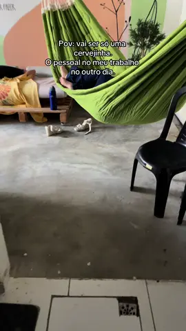 O pessoal no meu trabalho depois de “uma cervejinha”. #cerveja #aniversario #niver #cervejinha #joaopessoa #jp #noite #noitada #meme #sono #paraiba #pb 
