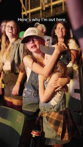 Sometimes people ask me why I’ve been touring for so long #fyp #stickseason #noahkahan #noahkahanmusic 