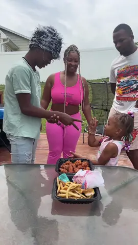 Lmaooo cant take us nowhere 🤣🤣#fypage #foodchallenge #run 