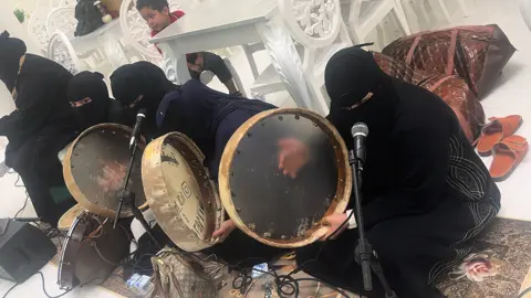 #مساء_الحب_والسعاده_متابعيني💕 #الشعب_الصيني_ماله_حل😂😂اكسبلور_تيك_توك ☺️فرقه ام عبدلله العجيبه في ضيافه قاعه الوصال 