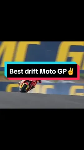 Best drift MotoGP 💪✌️ Marco Melandri Slide 😅 #motogp #drift #slide #moto #bikelover #bikelife#bike#fyp #foryoupage #parati #foryou 