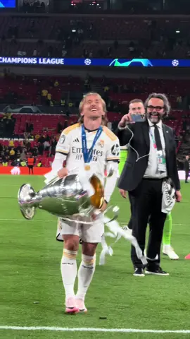 Luka Modric 🇭🇷 Winning 6th Champions League at #wembley #realmadrid #wembley #championsleague #champions #2024 #london #madrid 