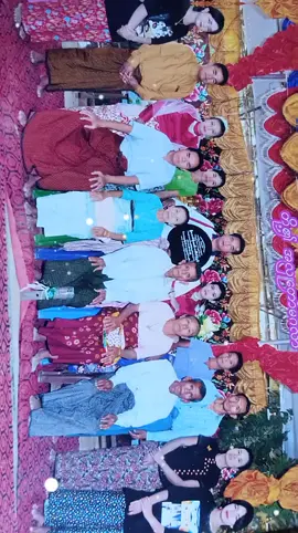 #ချစ်ရသောဖေဖေနှင့်မေမေ #အဘိုးအဘွားများ  #မွေးချင်းတွေနဲ့ #အလှူတုန်းက🤭💛💛The #happiest #moments❣️❣️ 