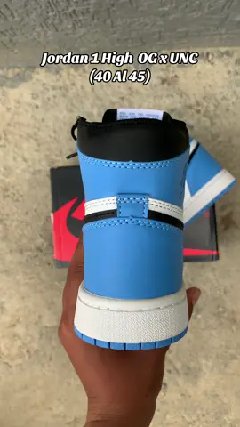 Un modelo brutal+Un audio viral🔥 #shoes #viral #follow #jordan #jordan1 #zapatos #zapatoschallenge #zapatosdehombre #fyp #jowelyrandy #viralvideos #viraltiktok #like #fyp 