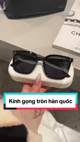 Chiếc kính thời trang hàn quốc cực xinh cho cả nam cả nữ đây 🥰 #kinhthoitrang #kinhgongtron #kinhhanquoc #kinhnam #kinhnu #xuhuong #foryou #muataitiktokshop #LearnOnTikTok #dodungtienich #tienichgiadinh #dodungtrongnha 