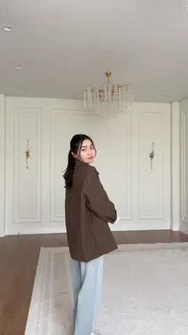 пиджак 6.990 KZT  черный/коричневый/серый  m l  джинсы+ремень 7.990 KZT  s m  топ 1.990 KZT  черный/белый кроссы 6.890 KZT  36-37-38 #рек 