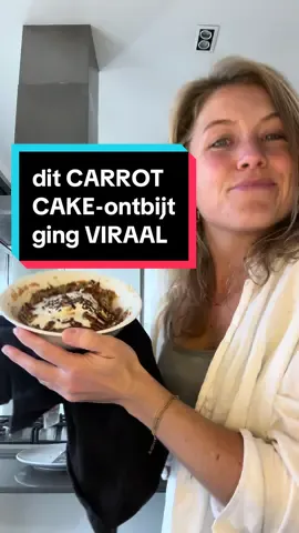 VIRAL ONTBIJT 👀 - VOEDZAAM & SNEL CARROT CAKE ONTBIJT 🥕🧁 dit ontbijtrecept ging helemaal viral op insta en ik snap wel waarom; supersnel, met veel eiwitten, groente en vezels.  Dit is het recept 👇🏽 Voor 1 persoon neem je: - 1 ei - 1 banaan, het liefst lekker bruinig  - 1 handje gesneden wortel/peen julienne  - 35 gram havermout  - 2 dadels  - 2 el naturel yoghurt (ik raad Griekse yoghurt, Skyr of kwark aan) - 2tl kaneel  - handje noten en zaden (ik raad walnoten, pecan noten en lijnzaad aan)  - eventueel beetje honing  ZO MAAK JE ‘M 👇🏽👀  - klopt het ei los in een kommetje  - voeg de banaan toe en prak en roer deze door het ei heen  - voeg de wortel toe, roer weer  - voeg havermout, dadels, kaneel en noten toe en mix  - zet ‘m 2 minuten in de magnetron, totdat het ontbijt aan de binnenkant (bijna) niet meer zacht is. Geen magnetron? Zet hem in de oven: 15min op 180 graden. Of bak ‘m in de pan.  - top hem af met yoghurt, noten en zaden en eventueel nog wat kaneel en honing  ENJOY ❤️🥕🧁
