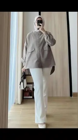 REKOMENDASI Bangett buat Kakak yang suka OOTDAN Karena blouse nya Emang SEBGUS ini di mix and mact sama Celana Putih ✨😍 #ootdfashion  #blousewanita  #blousemurah 