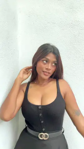 Make every outfit shine with @TheAccessoryStore  ✨🖤 #onthisday #piyunitheblackgirlsrilanka #piyunisakunika #piyunisakunikahewanadugala #piyunisakunikaofficial #puubae #onemillionaudition #fyp #viral #ceylontiktok 
