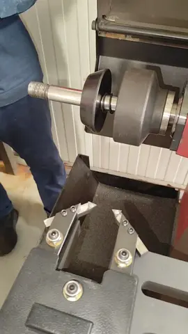 GMC Yukon rear brake disk resurfacing #usa #mechanic 