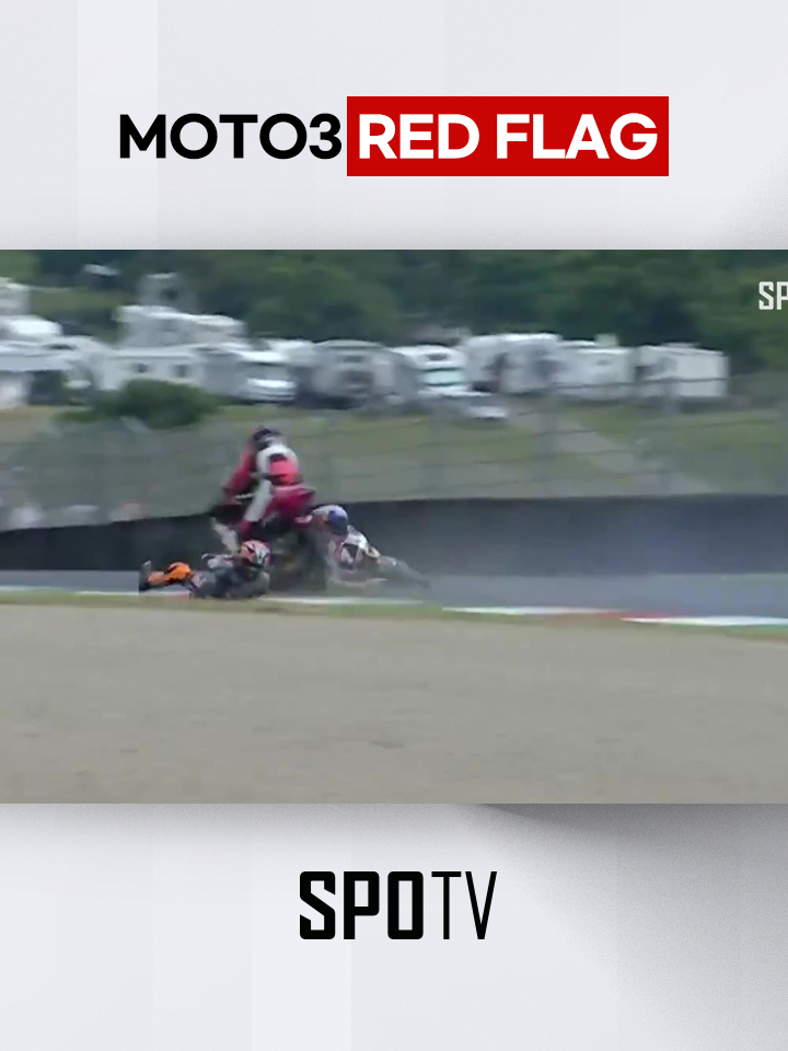 #Moto3 🏍 - 🚩Red Flag🚩 Moto3 sempat diberhentikan sementara setelah Farioli dan Zurutuza mengalami crash di T9 #ItalianGP  Saksikan Balap MotoGP™ di SPOTV NOW! Klik Link Ini ⏭️ https://t.co/ojiJGpGD9N Follow kami untuk konten EKSKLUSIF MotoGP™ lainnya! 🏍🏁 #SPOTV #SPOTVIndonesia #Motorsport #OlahragaTikTok