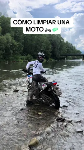 HOW TO CLEAN A MOTORBIKE 😂🏍️ #moto #africatwin 