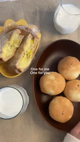 Potato Bread and cheese toast for you🥔🧀🍞 ———————————— 👩🏻‍🍳Dough👩🏻‍🍳 💧Warm water 60ml 🫙Sugar 10g 🧂Salt 1g 💨Dry yeast 2g 🛢️Cooking oil 15ml 🍞Bread flour 100g 👩🏻‍🍳Filling👩🏻‍🍳 🥔Potatoes 🍦Mayonnaise  🧀Mozzarella Cheese ———————————— #potato #potatobread #Koreanbread #baking #bread #potatotoast #cheesetoast #homebaking #breakfastideas #lunchideas #감자빵 #치즈감자토스트 