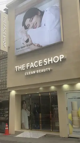 My fangirl heart 💎🩷 #seventeen #seventeen17_official #carat #caratsvt #wonwoo #wonwooseventeen #wonwoorideul #thefaceshop #seoul #myeongdong #カラッと#セベチ #ウォヌ #日本 #philippines 