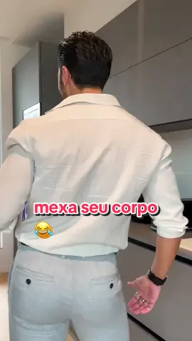 the music in mine for you 🤣 obrigado @susanmeloo 👏  #magicalessandro 