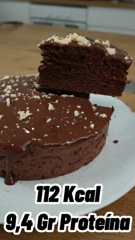 Receta 👇🏻 Información nutricional     🔘Por cada 100 gr: 👉🏻112 Kcal 👉🏻9,4 gr Proteína 👉🏻1,5 gr Grasas 👉🏻13,3 gr Hidratos      📝Receta: ➡️280 claras ➡️200 gr eritritol o equivalente ➡️95 gr harina ➡️45 gr cacao puro    