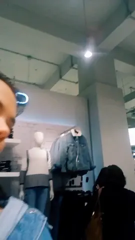 @Alessandra Denegri Oficial #Actriz  #influencer #viralvideo #modelo  #Alfondoaysitio #CayetanaBogani  Feliz al lado de la talentosa y guapísima actriz Alesandra Denegri.