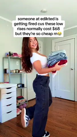 how are these low rises so cheap right now 😭 #edikted #lowrisejeans #OOTD 