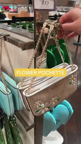 🌼FLOWER POWER🌼  our day tripper pochette is a summer must-have! text 508-213-0650 to order! Xoxo, KS Wrentham💌 #katespade #katespadeny #iworkatkatespade #katespadeoutlet #fyp #flower #flowers #bagcharm #chain #flowerbag #prettiestflowers #summerbag #letsdance 