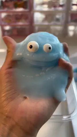 Squeeze monster asmr #asmr #asmrsounds #squish #StressRelief #handmade #foryou #decompression 