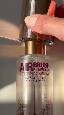 #CharlotteTilbury was on FIRE when she created Airbrush Flawless Setting Spray 🔥👏