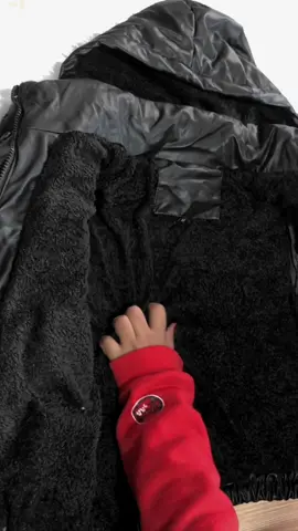Jaqueta Puffer em couro forrada, com touca (removível) PROMOÇÃO R$ 170 Tamanhos: P • M • G • GG Disponível em várias cores  Enviamos via SEDEX para todo Brasil! Visite nossa loja ou compre online! WhatsApp: 11966090676 Loja física: Rua Sara Kubitscheck 275 zona leste, São Paulo. Nosso site ⬇️ imperiofemininomf.com #puffer #jaqueta #jaquetajeans #jaquetadecouro #jaquetapuffer #frioooooooo🥶🥶🥶🥶🥶 #raul #raulacucarado #raulaçucarado #raula 