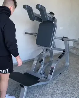 For Sale Precor Icarian Power Squat Like new condition. I love this machine, I own the same one but older version. I must say it’s not for everyone, you need to adapt it to each person individually. Worldwide🌎 shipping available DM📱 me for more information  #gymequipment #fitnessequipment #gymequipmentforsale #precor #cybex #nautilus #hammerstrength #attrezzaturepalestra #palestra #raregymequipment #workoutequipment #gym #fitnesscenter #fypp #fypage #trending